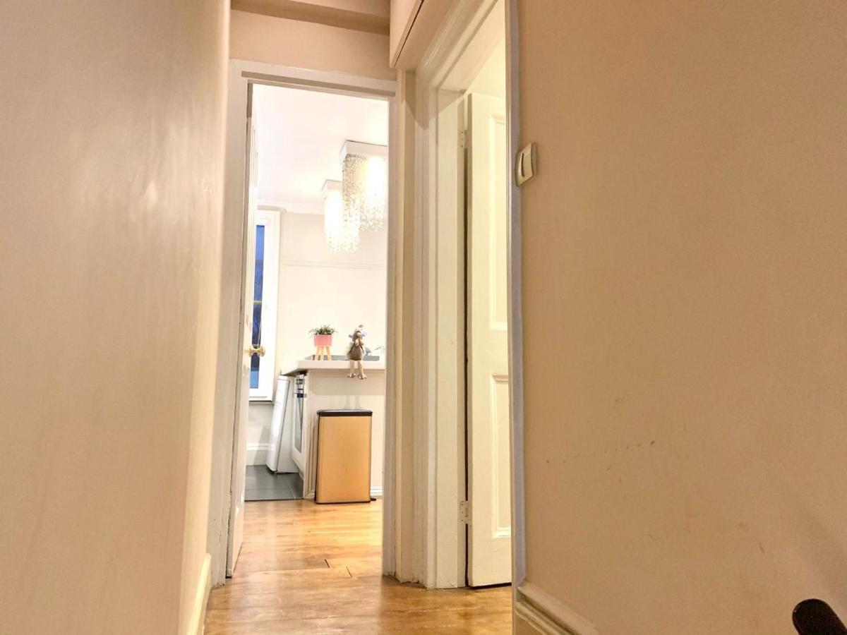 Apartemen Emmanuel House - Lovely One Bedroom Apt In A Historical Building -